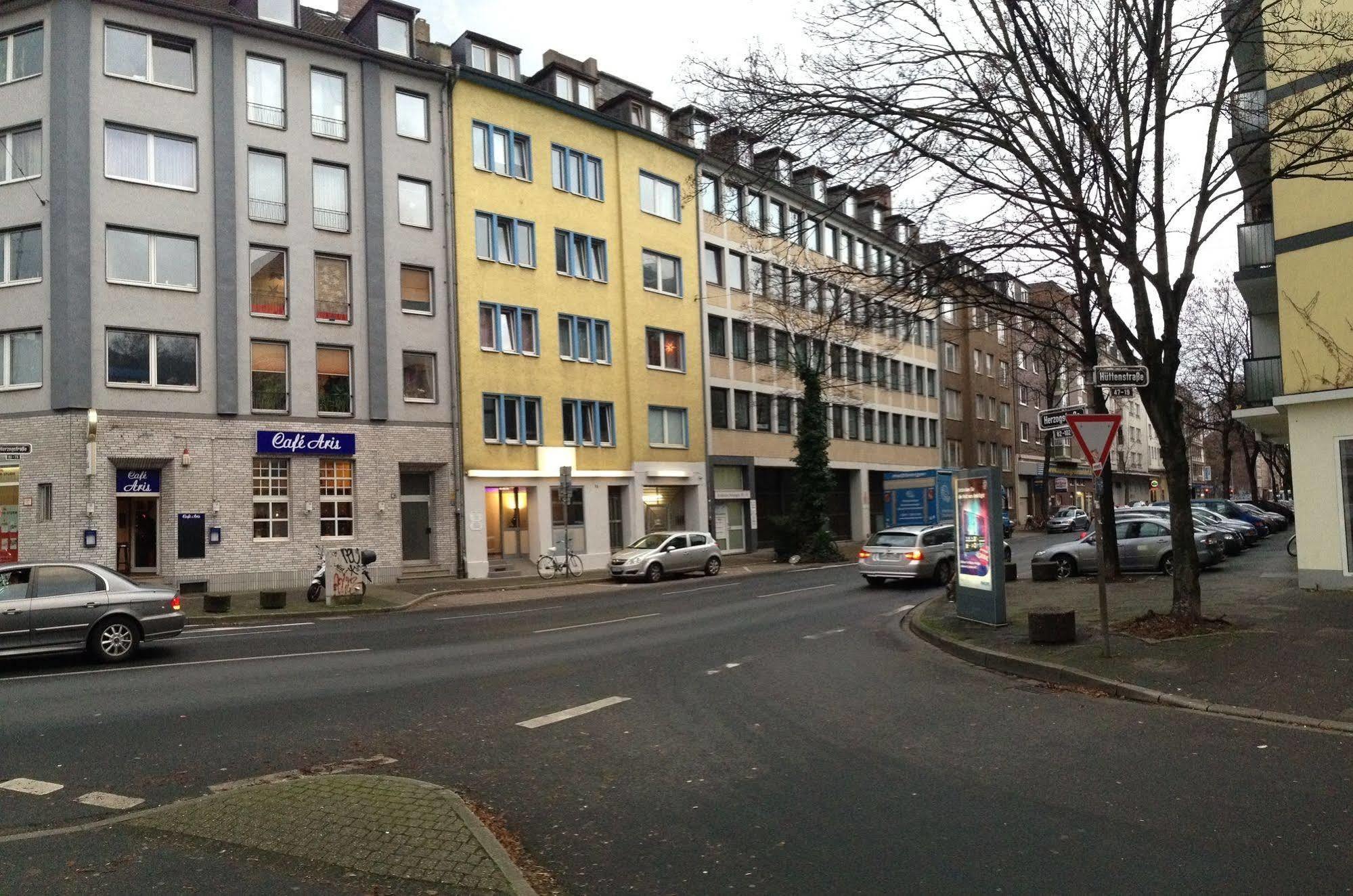 City Lounge Hotel Dusseldorf Ngoại thất bức ảnh