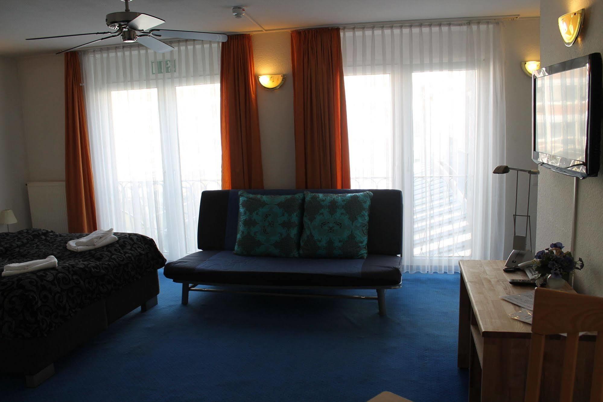 City Lounge Hotel Dusseldorf Ngoại thất bức ảnh