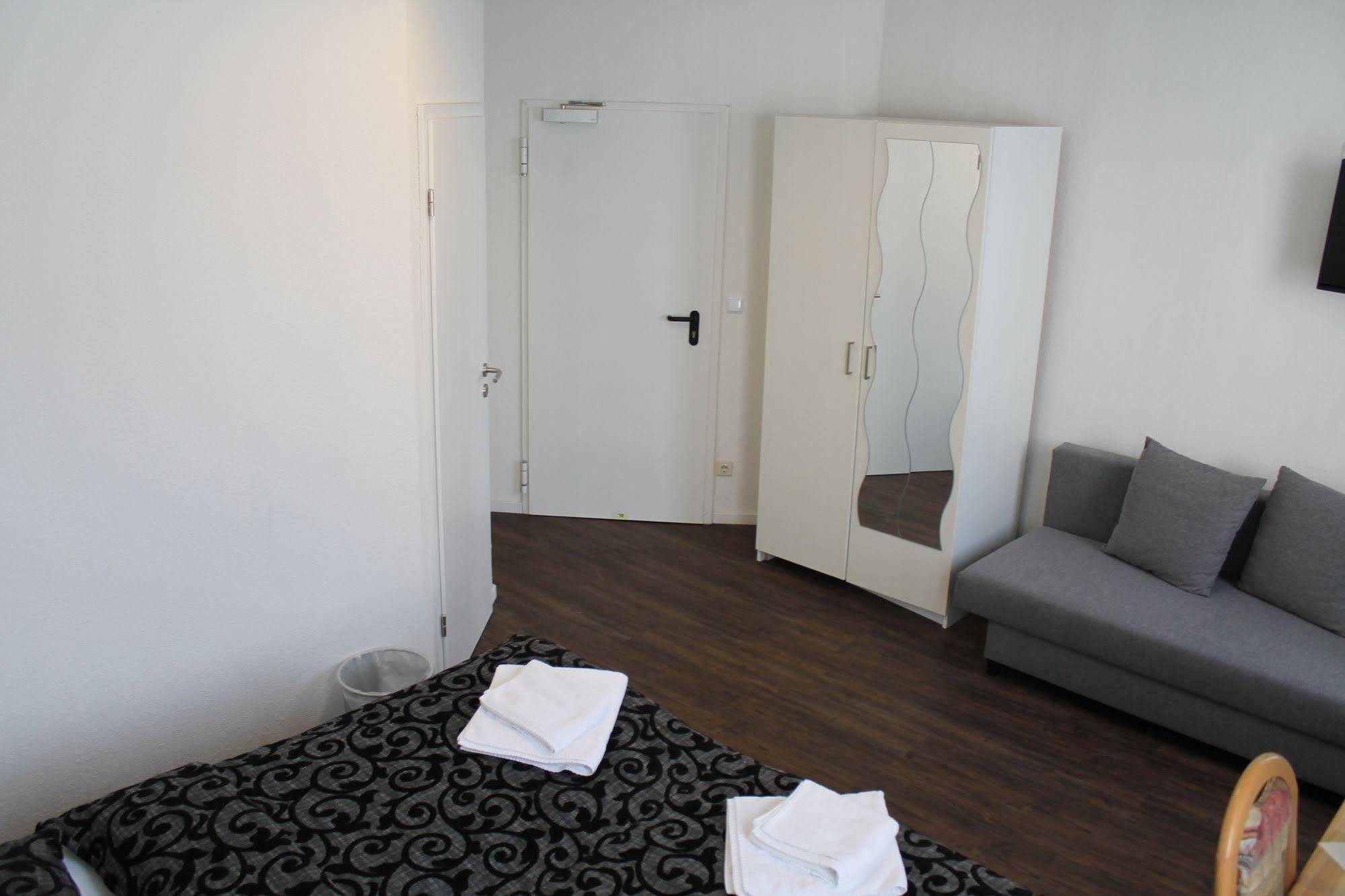 City Lounge Hotel Dusseldorf Ngoại thất bức ảnh