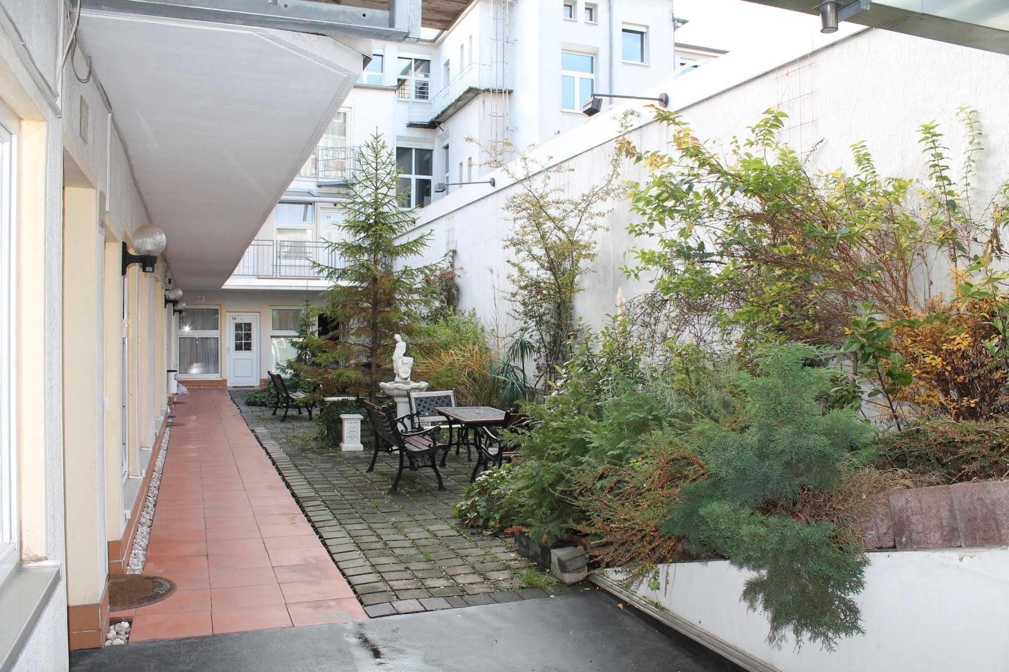 City Lounge Hotel Dusseldorf Ngoại thất bức ảnh